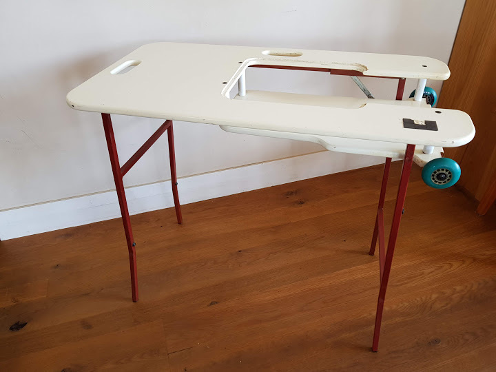2002 Second portable table